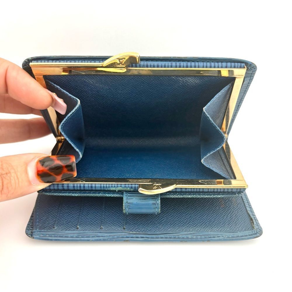 Louis Vuitton Blue Epi Leather Kisslock Wallet w/ Dust bag - Good Used Condition - Picture 9 of 11